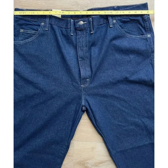 Wrangler Rugged Wear Men's Classic Fit Denim Jeans 48x30 NEW WITH TAGS - Picture 8 of 9